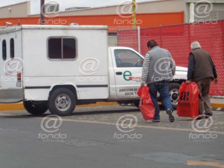 Funcionarios de Ecatepec utilizan vehículo oficial para ir de compras