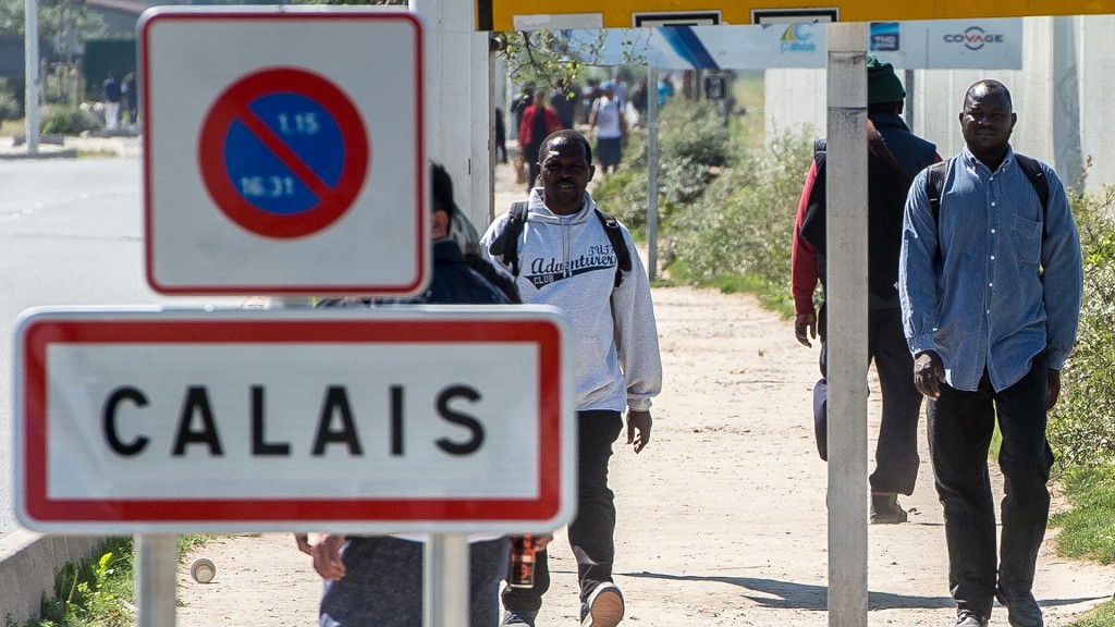 El Reino Unido levantará un muro en Calais para cerrar el paso a los refugiados