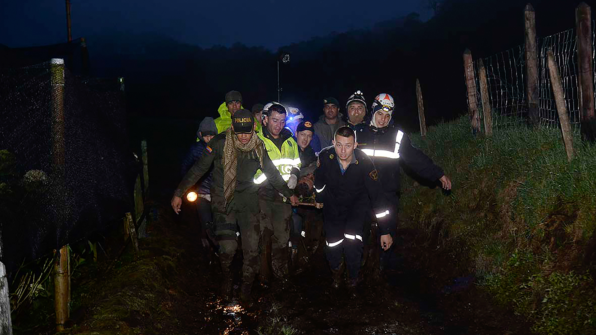 "¡Alex, Ángel, David!": el dramático video que muestra el momento del rescate de Erwin Tumiri