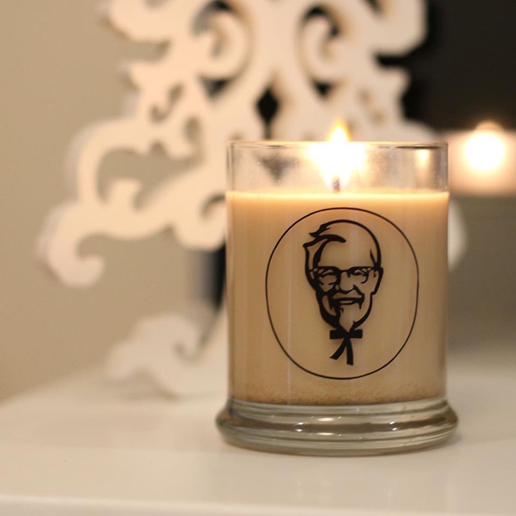 Para ambientar esta época de festividades KFC presenta una vela con aroma a pollo