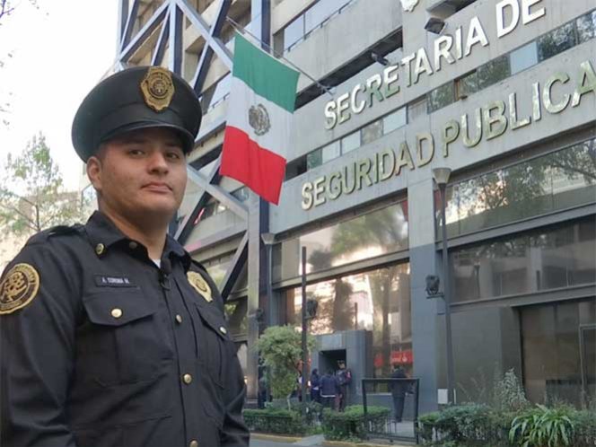 Rifado del Día: Aarón Yonathan, policía del año CDMX