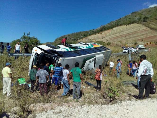 Vuelca autobús en Chiapas; al menos 3 muertos y 40 heridos