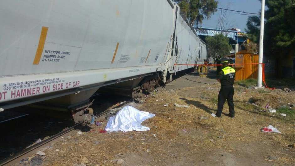 MUJER INTENTA GANARLE EL PASO AL TREN Y MUERE DECAPITADA EN ECATEPEC