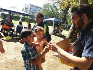 La fiesta de navidad que unió a trabajadores y estudiantes