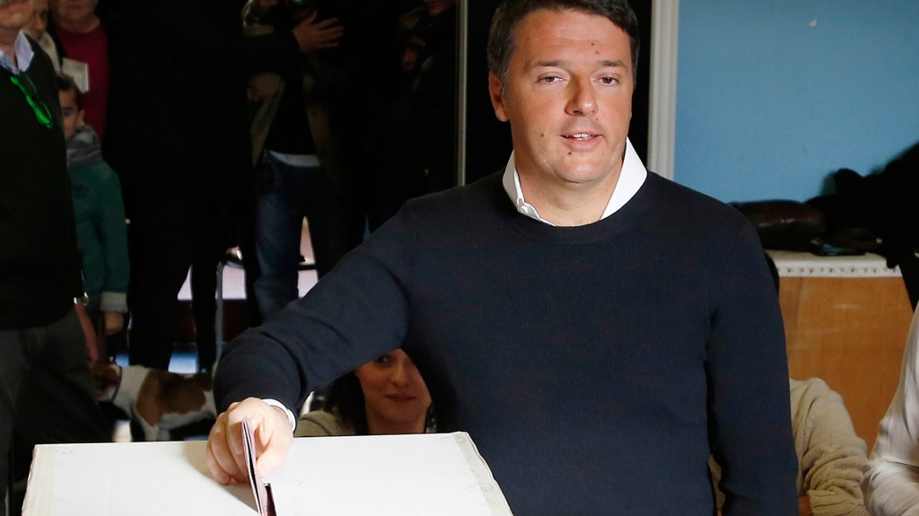 Los italianos rechazaron la reforma constitucional de Matteo Renzi, quien renunció al cargo