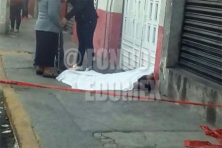 Asesinan de varios disparos a un hombre en calles de Tlalnepantla