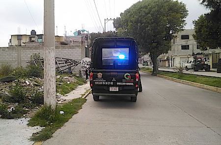 Hombres armados en auto rojo secuestran a dos mujeres y un bebé en Ecatepec