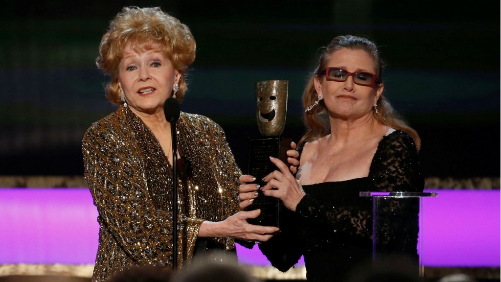 Murió Debbie Reynolds, madre de Carrie Fisher y protagonista de "Cantando bajo la lluvia"