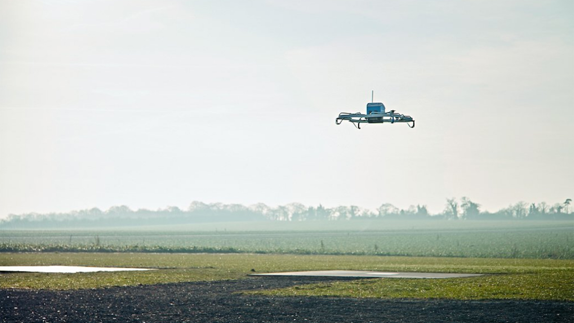 Amazon anunció el inicio de las entregas a domicilio con drones