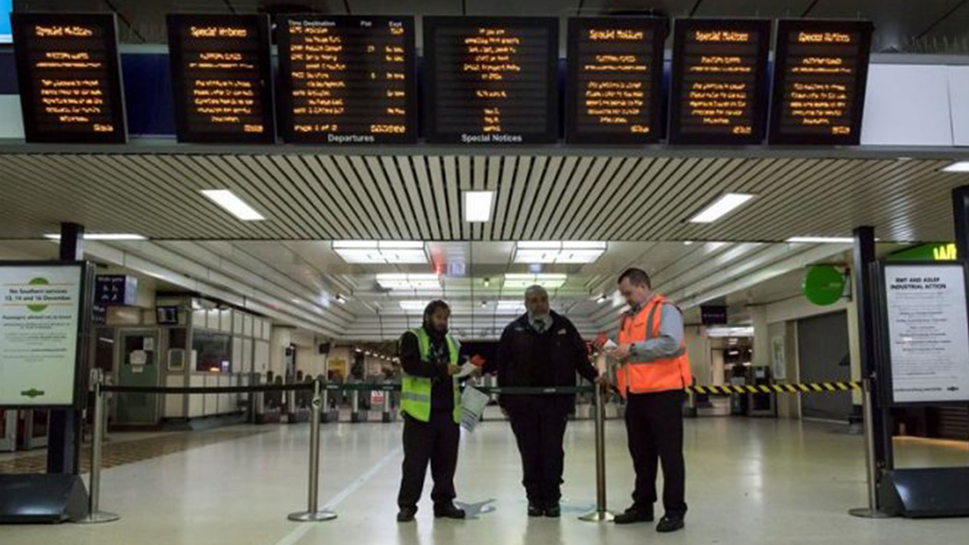 Reino Unido: fin de año jaqueado por huelgas en aeropuertos, trenes y correos