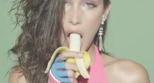 Bella Hadid se engolosina con la 'banana'