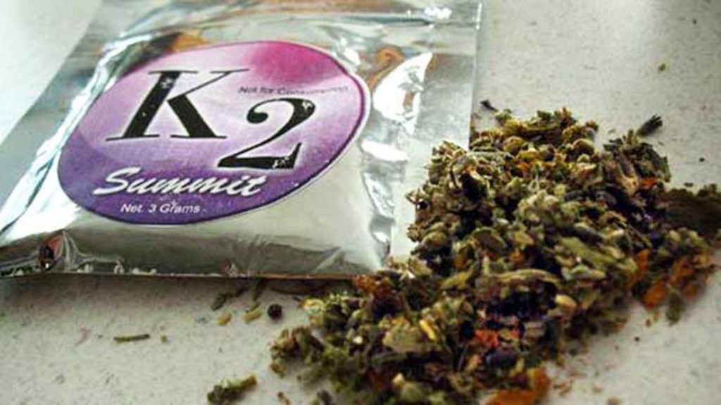 K2, la marihuana sintética que convierte en "zombies" a los adictos y causa estragos en Estados Unidos