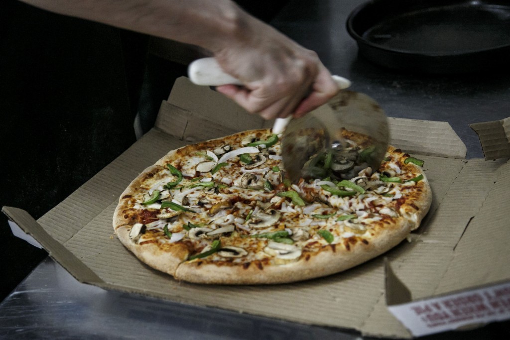 Pizza Is king during U.S. restaurant industry's 2016 slump