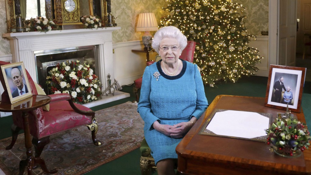 La reina Isabel elogia a la "gente común" en su discurso de Navidad