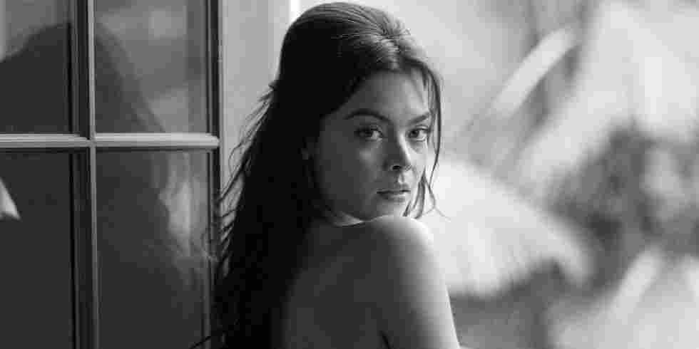 Scarlett Byrne, actriz de Harry Potter, posó desnuda para Playboy