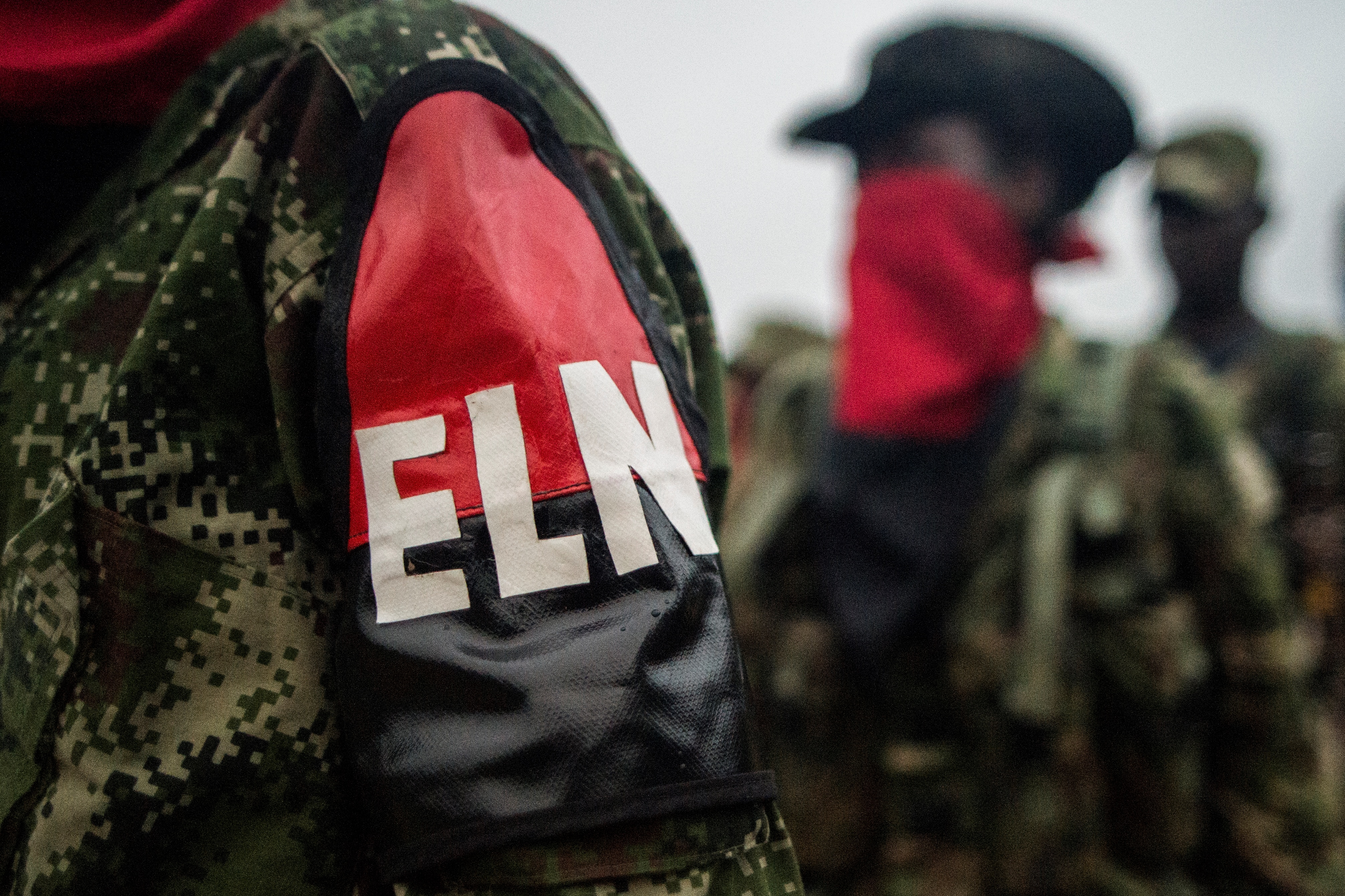 El grupo terrorista ELN admitió asesinatos en choque con disidentes de las FARC en Colombia