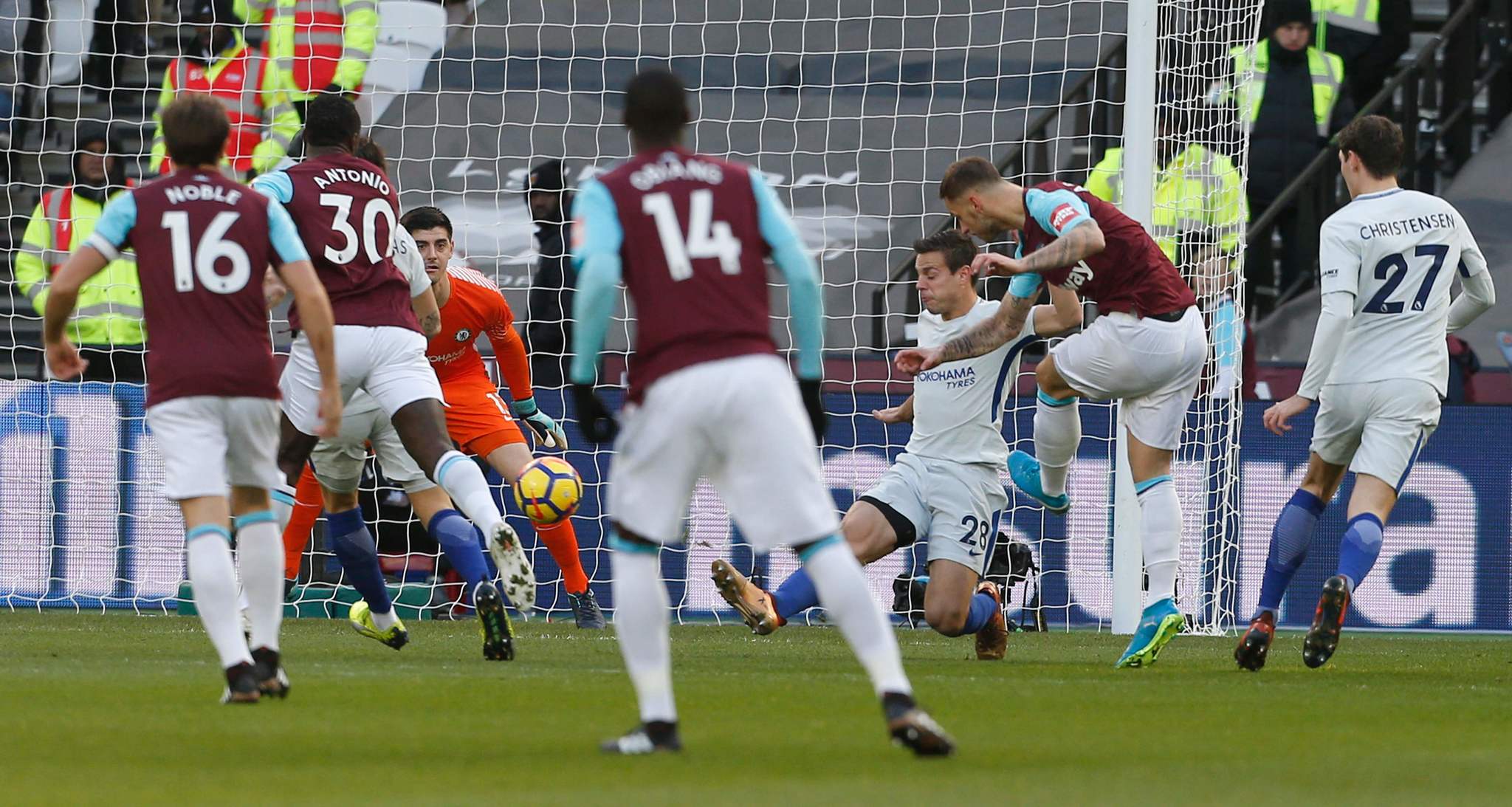 El West Ham se lleva el derbi (1-0) ante un Chelsea que se aleja del título