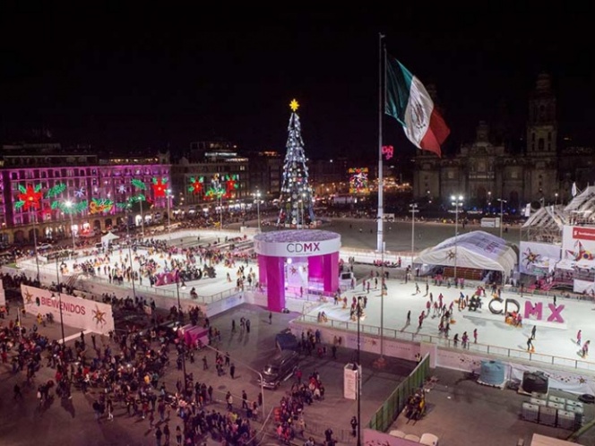 Se inaugura pista de hielo en el Zócalo capitalino