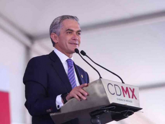 Mancera llama a gobierno federal a destinar recursos para L9 del Metro