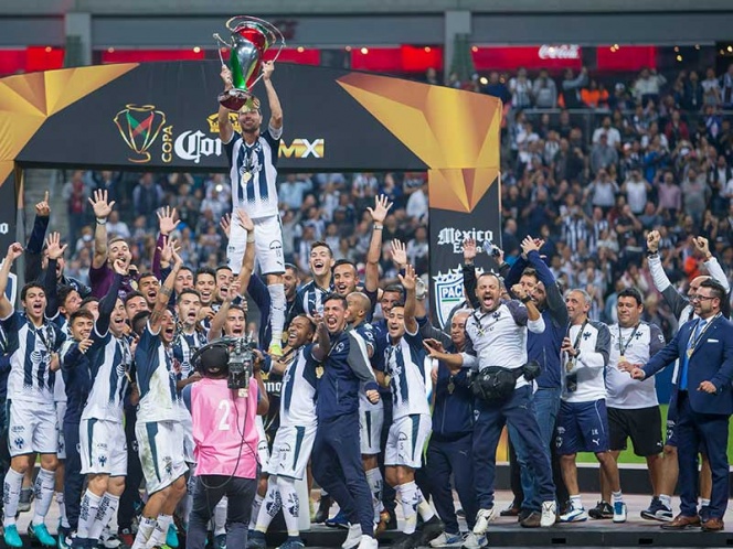 Rayados cura sus heridas, levanta la Copa MX