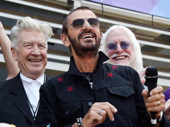 Ringo Starr y Barry Gibb ya son caballeros británicos