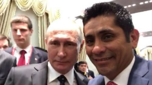 Jorge Campos presume selfie junto a Vladímir Putin, Presidente de Rusia