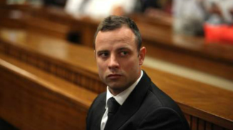 Pistorius resulta herido por pelea en cárcel