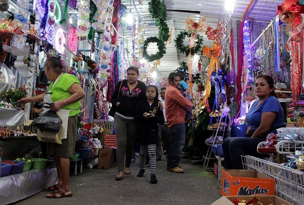 Acribillan a lideresa de tianguis en Ecatepec, quería poner “el navideño”