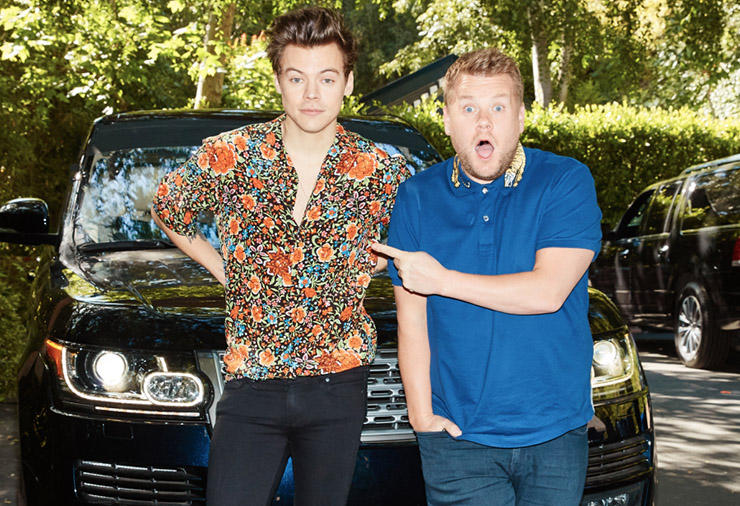 Harry Styles y James Corden se dan tremendo beso en el Carpool Karaoke (VIDEO)