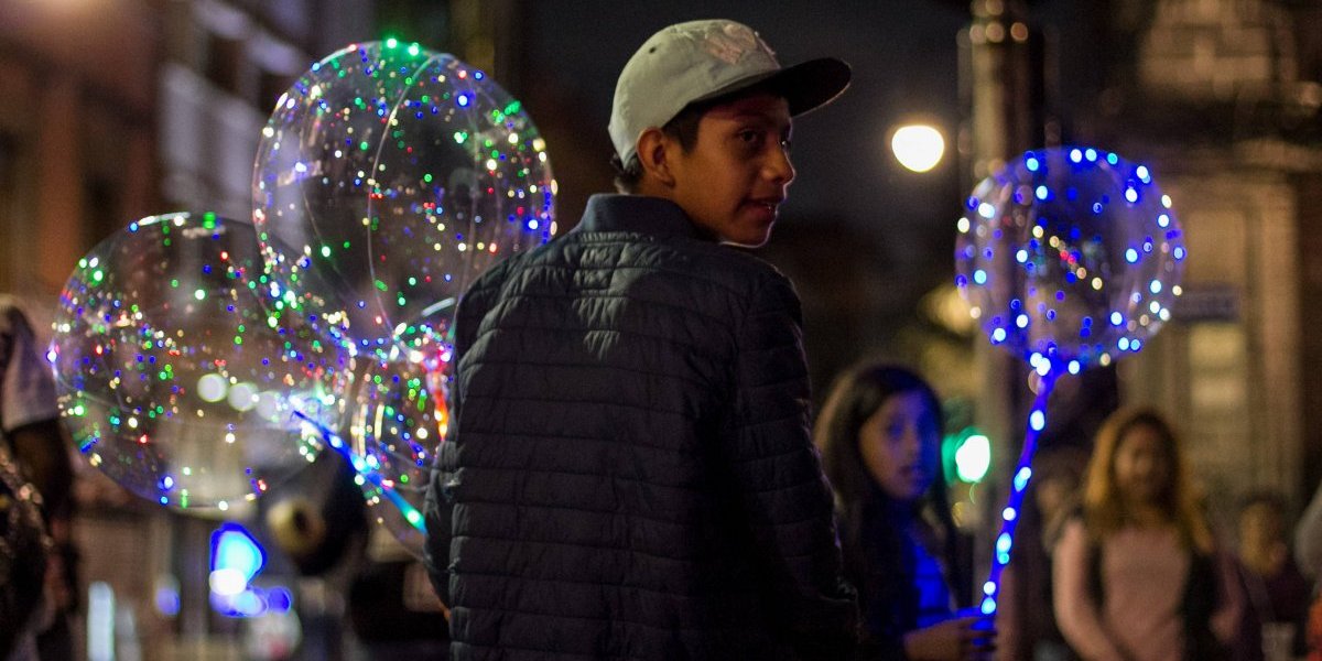 Así puedes hacer un increíble globo LED con menos de 60 pesos