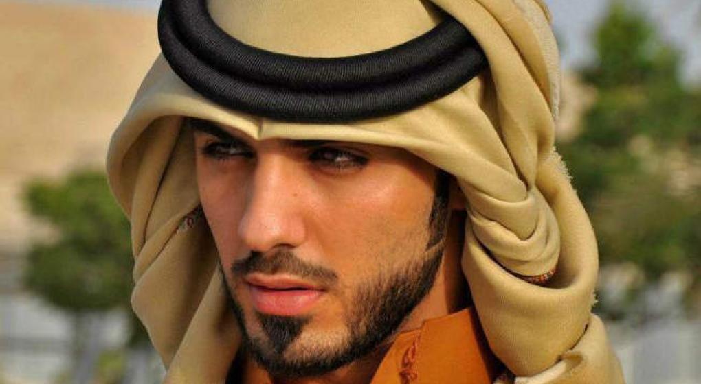 Así luce ahora Omar Borkan, el hombre expulsado por ser “muy guapo” en Arabia Saudita