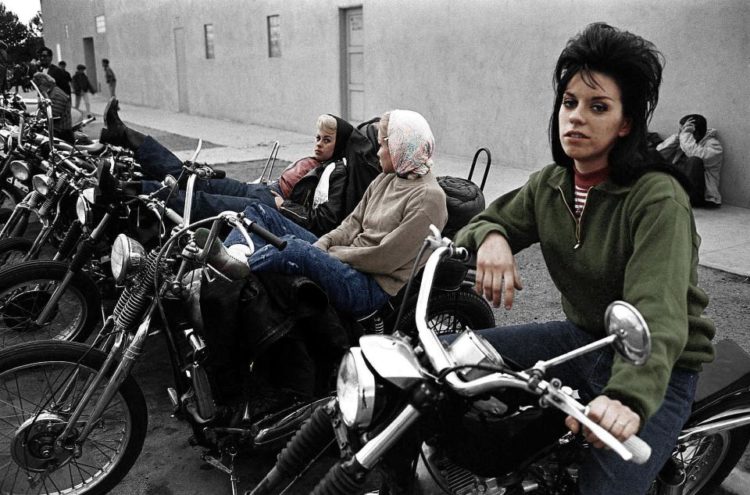 Fotos | Inéditas fotografías revelan cómo eran las primeras mujeres pandilleras de los Hell’s Angels