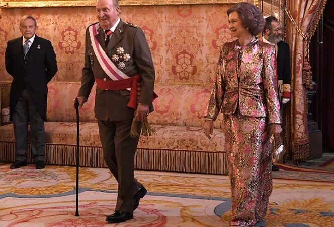 España enaltece al rey Juan Carlos