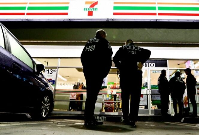 ‘La Migra’ inspecciona 100 tiendas; buscan ilegales