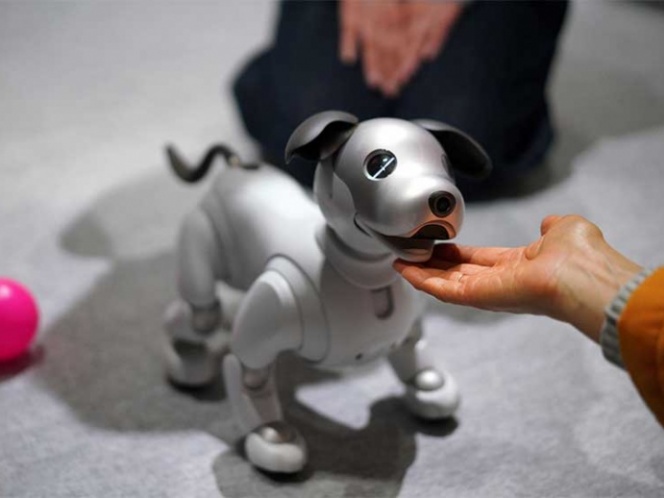 Aibo, el perro-robot, arrasa y se agota en la venta anticipada