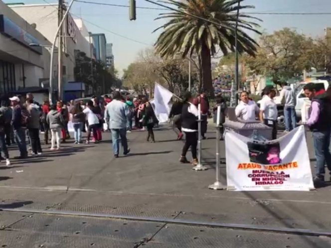 Bloqueo desquicia tránsito en avenida Ferrocarril de Cuernavaca