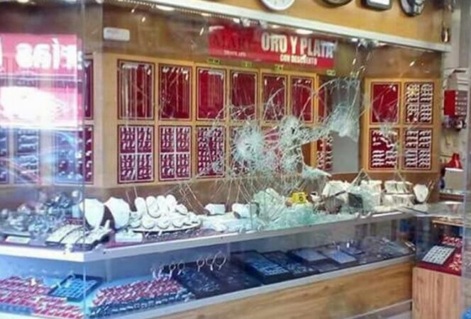 Asaltan joyería a cuatro calles del Palacio Municipal de Tlalnepantla
