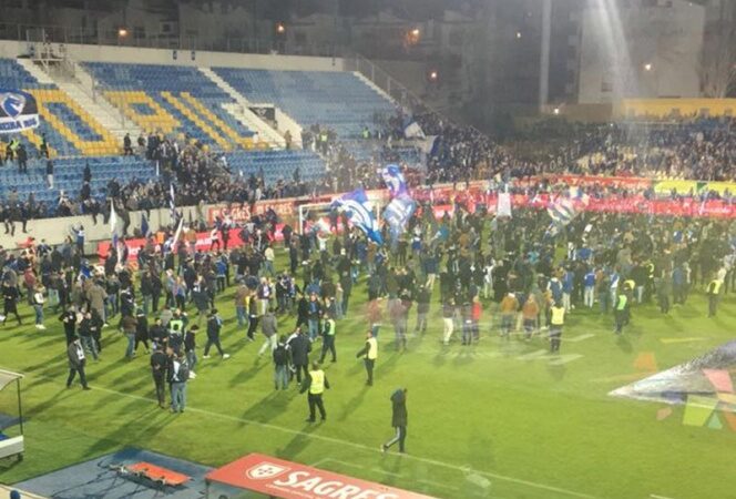 Suspenden partido del Porto por posible derrumbe