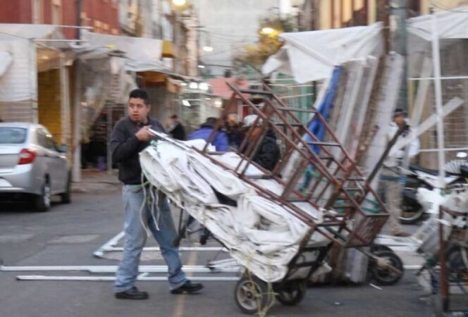 Supervisan reordenamiento de ambulantes en Centro Histórico