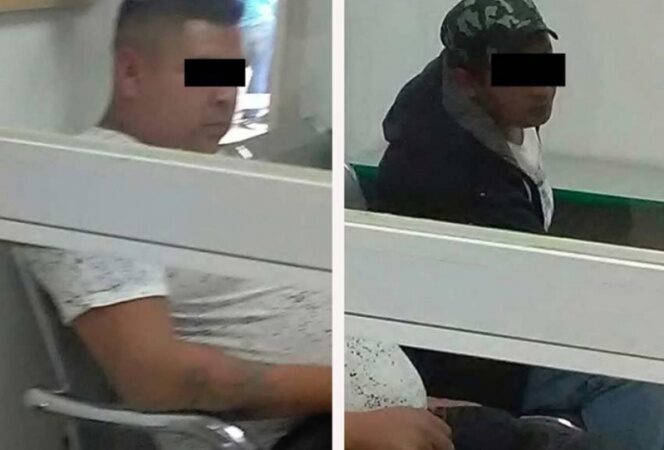 Caen dos sujetos por robar celular a joven en Metro Balderas