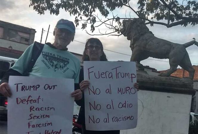 Protestan mujeres de EU en Oaxaca contra Trump