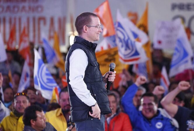 Advierten de más salidas del PRD por Ricardo Anaya  