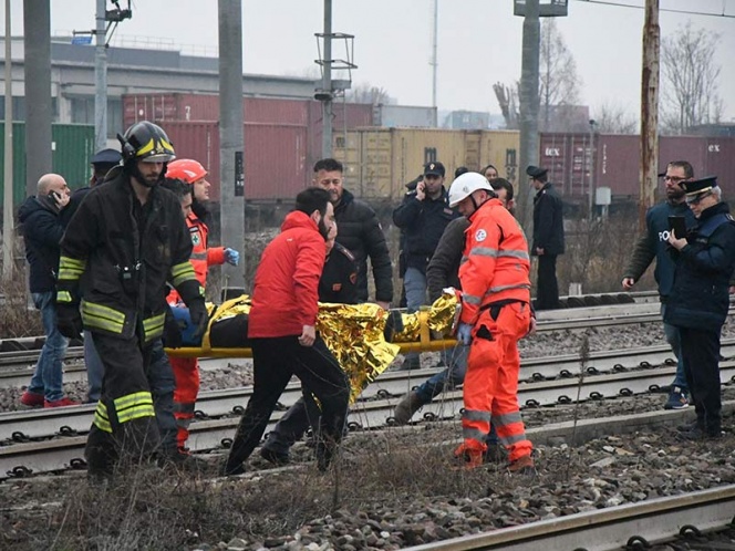 Se descarrila tren en Milán; reportan 3 muertos