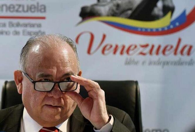 España declara 'persona non grata' al embajador de Venezuela