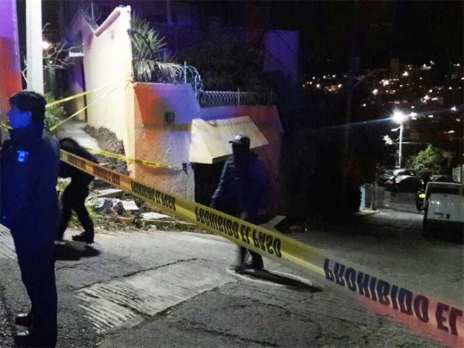 Asesinan a pareja dentro de su camioneta en Naucalpan