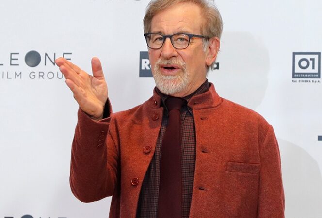 Spielberg busca actores que hablen español para cinta