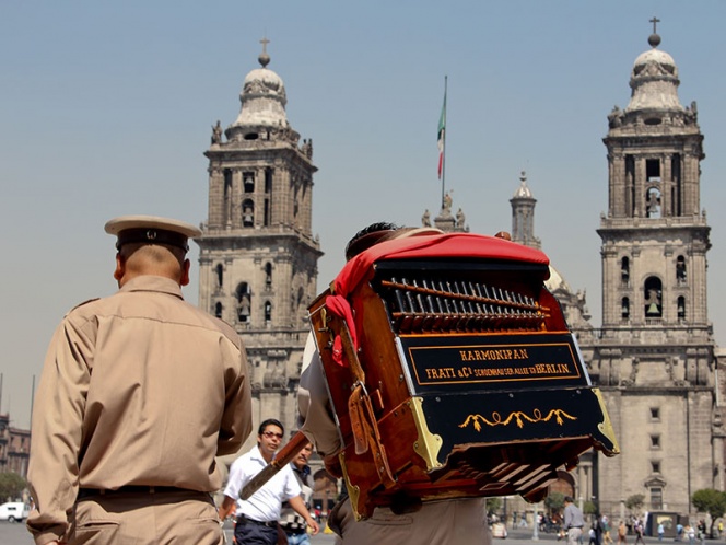 Organilleros… una tradición que muere lentamente en la CDMX