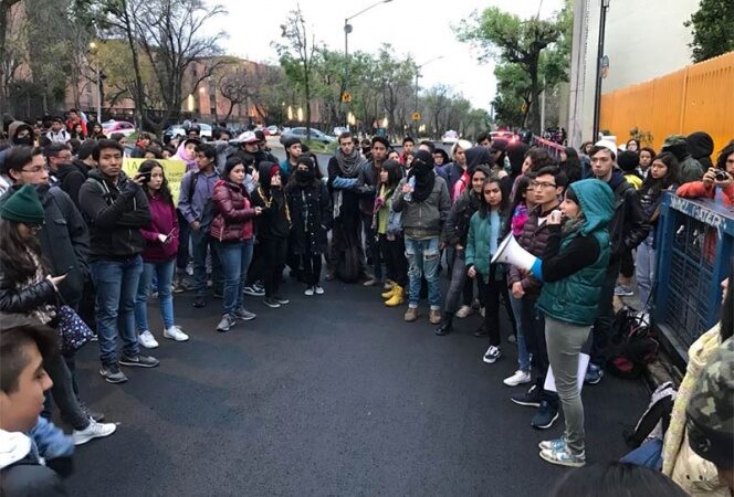Alumnos toman la Prepa 8; exigen esclarecer caso Marco Antonio