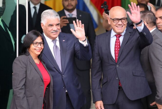 Gobierno y oposición venezolana retoman el diálogo