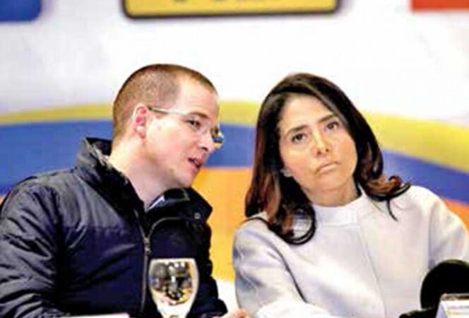Falta visión, no un iluminado: Anaya
